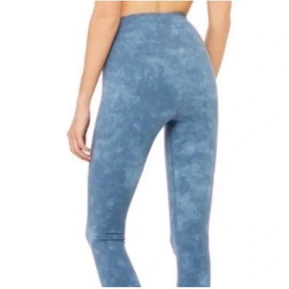 Alo Yoga Leggings - Picture 2 of 5